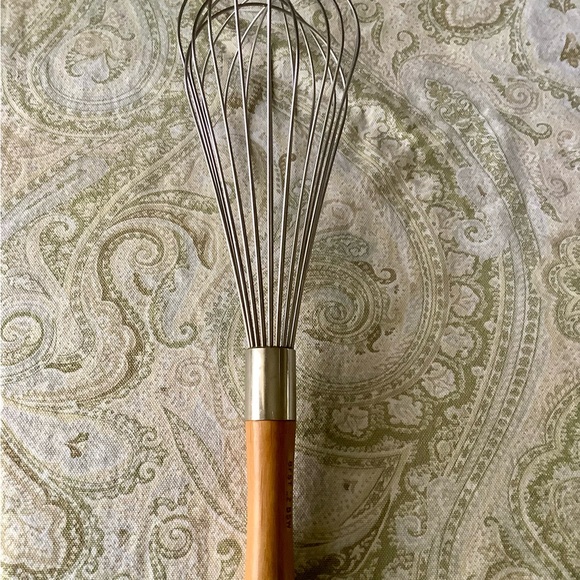 Large 12” professional bakers whisk, heavy weight, wooden handle - Picture 2 of 9